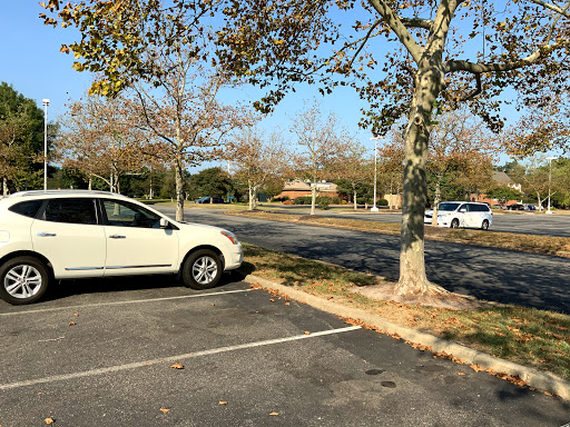 Shopping Mall «Williamsburg Crossing Shopping Center», reviews and photos, 5235 John Tyler Hwy, Williamsburg, VA 23185, USA