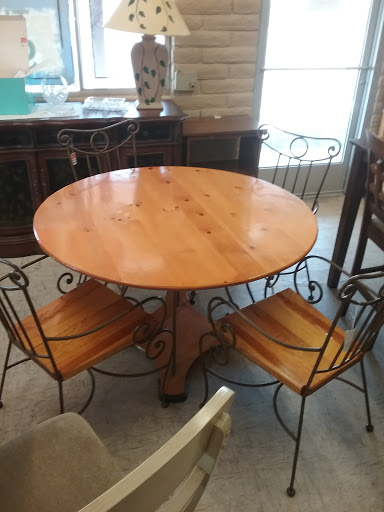 Furniture Store «Help U Sell Furniture & Consignment», reviews and photos, 4444 Stockton Hill Rd, Kingman, AZ 86409, USA