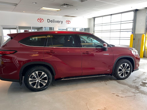 Toyota Dealer «St Charles Toyota», reviews and photos, 2651 E Main St, St Charles, IL 60174, USA