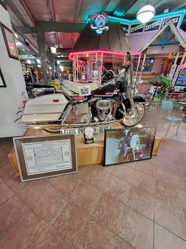 Harley-Davidson Dealer «South East Harley-Davidson», reviews and photos, 23105 Aurora Rd, Bedford Heights, OH 44146, USA