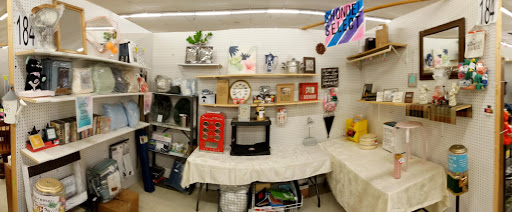 Flea Market «Traderbakers Flea Market», reviews and photos, 2080 Burton Ln, Martinsville, IN 46151, USA