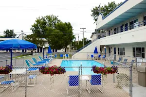 Field's Park Motel image