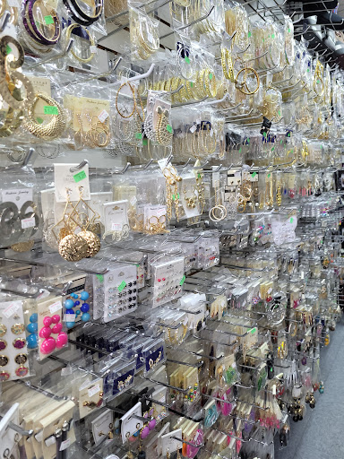 Cosmetics Store «H & M Beauty Supply», reviews and photos, 1353 N Larkin Ave, Joliet, IL 60435, USA