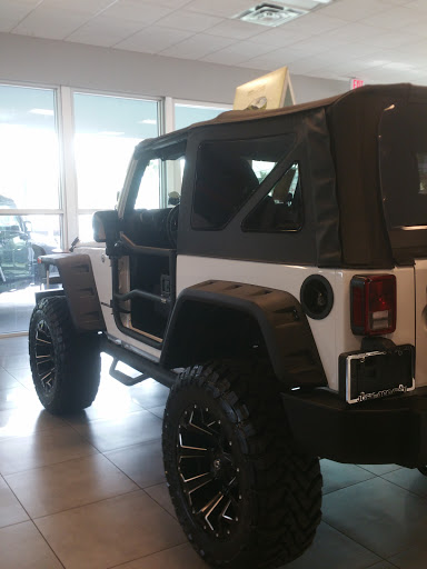Car Dealer «Joey Accardi Chrysler, Dodge, Jeep, Ram», reviews and photos, 909 S Federal Hwy, Pompano Beach, FL 33062, USA