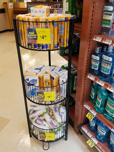 Grocery Store «Hannaford Supermarket», reviews and photos, 19 Clifton Country Rd Suite 16, Clifton Park, NY 12065, USA