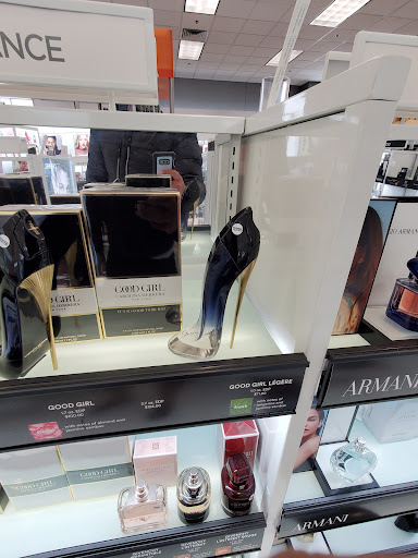 Hair Salon «Ulta Beauty», reviews and photos, 20505 N Rand Rd Suite 220, Kildeer, IL 60047, USA