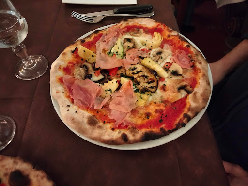Ristorante Hotel Pizzeria Italia in Godiasco Salice Terme, Provincia di Pavia