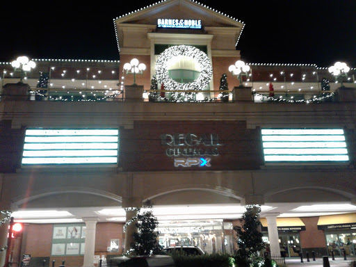 Movie Theater «Regal MacArthur Center Stadium 18 & RPX», reviews and photos, 300 Monticello Ave #330, Norfolk, VA 23510, USA