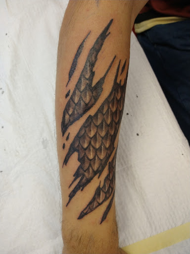 Tattoo Shop «Last Detail Tattoo Studio», reviews and photos, 8402 W Morgan Ave, Milwaukee, WI 53220, USA