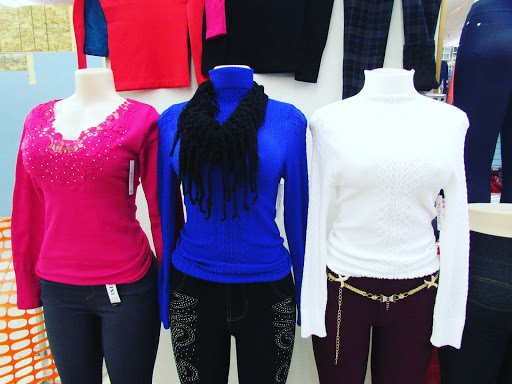 Shopping Mall «Elgin Shopping Mall», reviews and photos, 308 S McLean Blvd, Elgin, IL 60123, USA