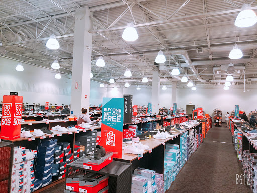 Shoe Store «Off Broadway Shoe Warehouse», reviews and photos, 21 Curtner Ave, San Jose, CA 95125, USA