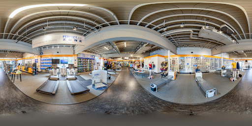 Running Store «Road Runner Sports», reviews and photos, 490 Broad St Suite 1, Shrewsbury, NJ 07702, USA