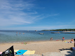 Foto von Sister Bay Beach mit eine gerade küstenlinie
