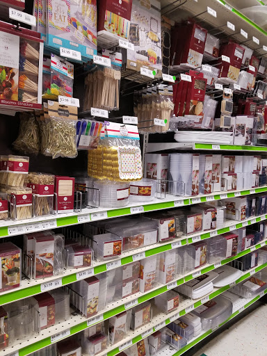 Shopping Mall «Central Shopping Plaza», reviews and photos, 3825 NW 7th St, Miami, FL 33126, USA