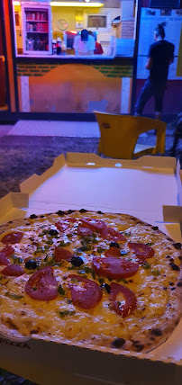 Plats et boissons du Pizzeria Pizzas Chez Albert « BARJAC » - n°8