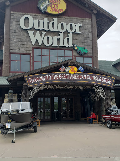 Sporting Goods Store «Bass Pro Shops», reviews and photos