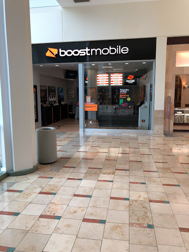 Cell Phone Store «Boost Mobile Store by Unlimited Mobile», reviews and photos, 11700 Princeton Pike, Cincinnati, OH 45246, USA