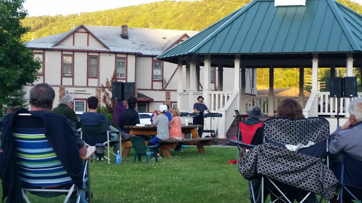 Liquor Store «Hancock Liquor Store Inc», reviews and photos, 27 W Main St, Hancock, NY 13783, USA