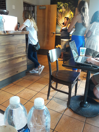 Coffee Shop «Starbucks», reviews and photos, 19727 Mack Ave, Grosse Pointe Woods, MI 48236, USA