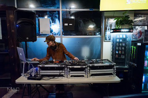 Tobacco Shop «Xhale Vapor N Smoke», reviews and photos, 5610 E Lake Sammamish Pkwy SE, Issaquah, WA 98029, USA