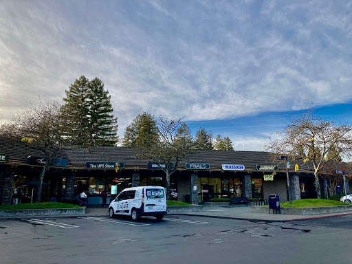 Shipping and Mailing Service «The UPS Store», reviews and photos, 1083 Vine St, Healdsburg, CA 95448, USA