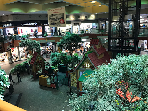 Shopping Mall «Valley West Mall», reviews and photos, 1551 Valley W Dr, West Des Moines, IA 50266, USA