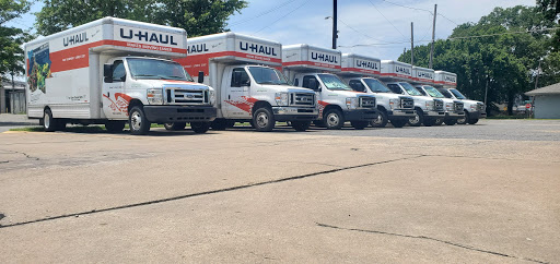 Truck Rental Agency «U-Haul of North Little Rock», reviews and photos, 601 N Cypress St, North Little Rock, AR 72114, USA