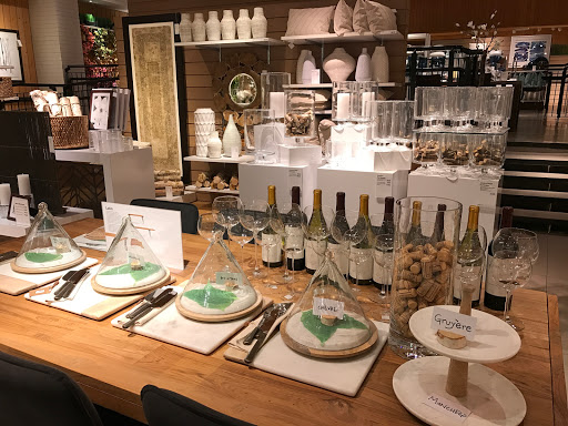 Furniture Store «Crate and Barrel», reviews and photos, 2801 W Big Beaver Rd, Troy, MI 48084, USA