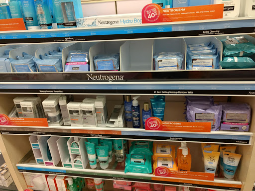 Hair Salon «Ulta Beauty», reviews and photos, 5481 Touhy Ave, Skokie, IL 60077, USA