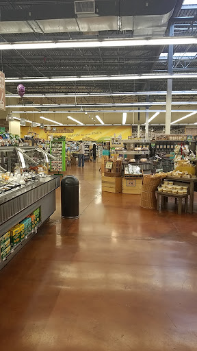 Grocery Store «Fresh Thyme Farmers Market- Crystal Lake», reviews and photos, 5340 Northwest Hwy, Crystal Lake, IL 60014, USA