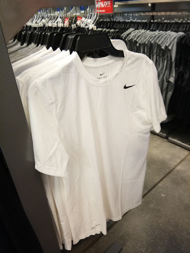 Clothing Store «Nike Factory Store», reviews and photos, 4101 S Carrollton Ave, New Orleans, LA 70119, USA