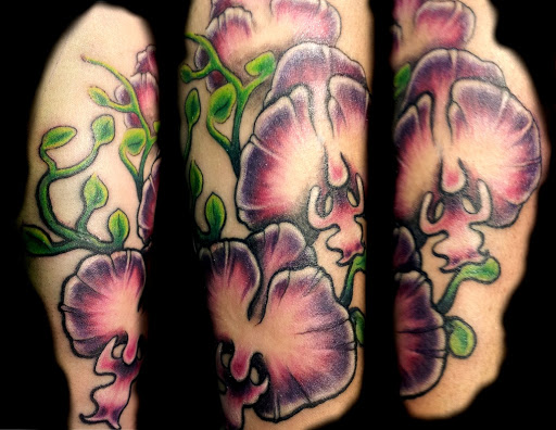 Explore rose thigh tattoo ideas, creative tattoo ideas in Saint Petersburg, available at Lucky You Tattoo