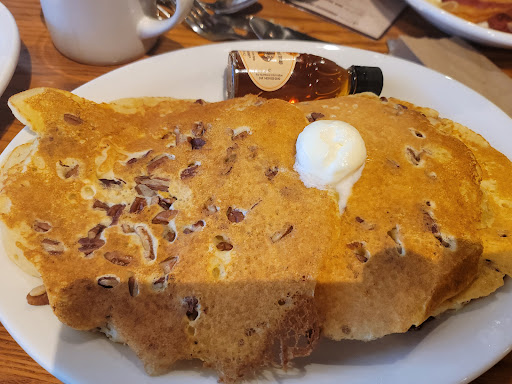 American Restaurant «Cracker Barrel Old Country Store», reviews and photos, 800 N Interstate Dr, Norman, OK 73072, USA