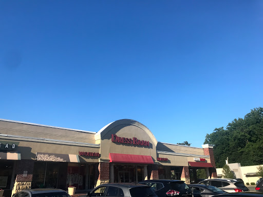 Shopping Mall «Midway Shopping Center», reviews and photos, 1001 Central Park Ave, Scarsdale, NY 10583, USA