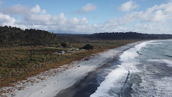 Zdjęcie Gillespies Beach położony w naturalnym obszarze