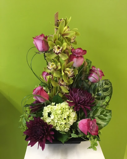 Florist «Sweet William & Thyme», reviews and photos, 19 E Railroad Ave, Jamesburg, NJ 08831, USA