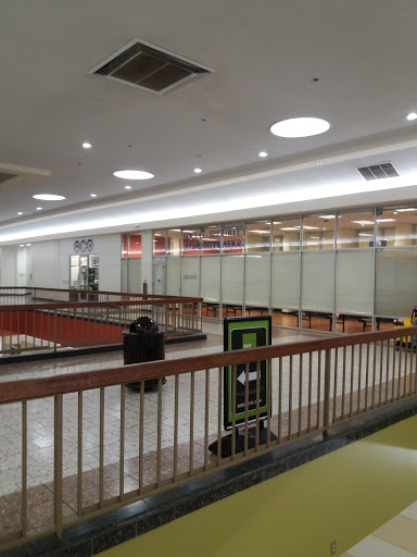 Shopping Mall «Eastmont Town Center», reviews and photos, 7200 Bancroft Ave # 2, Oakland, CA 94605, USA