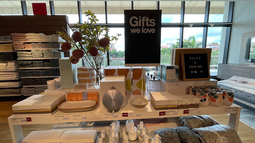 Furniture Store «Crate and Barrel», reviews and photos, 358 San Lorenzo Ave, Coral Gables, FL 33146, USA