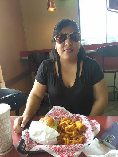 Supermarket «FoodMaxx Visalia», reviews and photos, 1550 N Ben Maddox Way, Visalia, CA 93292, USA