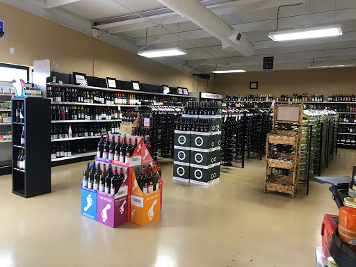 Liquor Store «Interstate Wine & Spirits», reviews and photos, 1427 Interstate Dr, Cookeville, TN 38501, USA