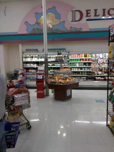Grocery Store «Marina Marketplace», reviews and photos, 3201 W Benjamin Holt Dr, Stockton, CA 95219, USA