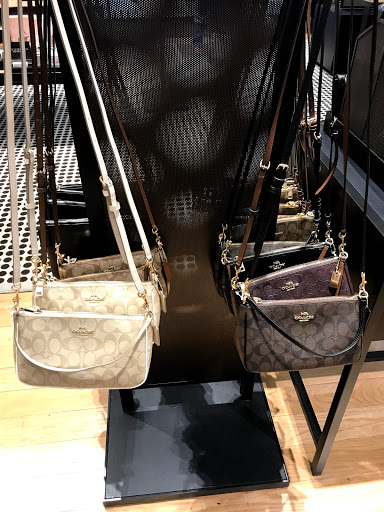 Shopping Mall «Gulfport Premium Outlets», reviews and photos, 10000 Factory Shop Blvd, Gulfport, MS 39503, USA