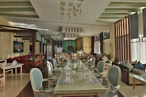 Yadoo`s House Restaurant & Cafe image