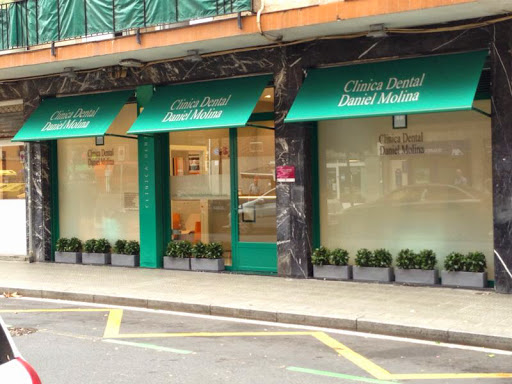 Información y opiniones sobre Clínica Dental Daniel Molina de Bilbao