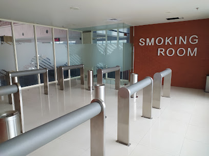 Smoking room bandara adi sumarmo