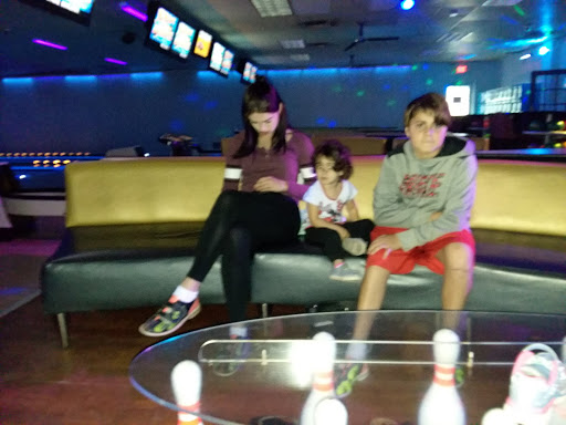 Bowling Alley «Diamond Strike Lanes & Sports Bar», reviews and photos, 2200 N Federal Hwy, Pompano Beach, FL 33062, USA