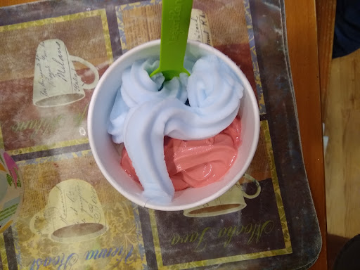 Frozen Yogurt Shop «Yogurtland Costa Mesa- Baker Street», reviews and photos, 1450 Baker St, Costa Mesa, CA 92626, USA