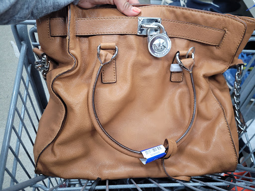 Thrift Store «Valley Thrift Store», reviews and photos, 13630 Victory Blvd, Van Nuys, CA 91401, USA