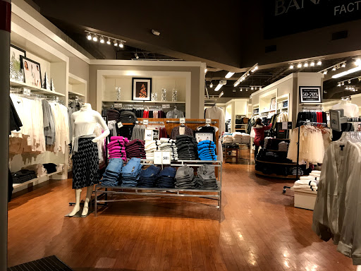Clothing Store «Banana Republic», reviews and photos, 1001 N Arney Rd, Woodburn, OR 97071, USA
