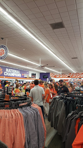 Sportswear Store «Tiger Sports Shop (Downtown)», reviews and photos, 364 College Ave, Clemson, SC 29631, USA